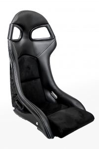 Schrägansicht GT3-Style-Sitz / silberne Naht